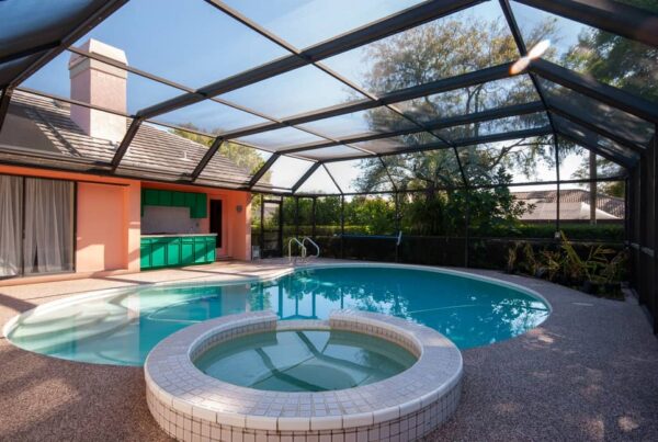 A spa and pool combination.